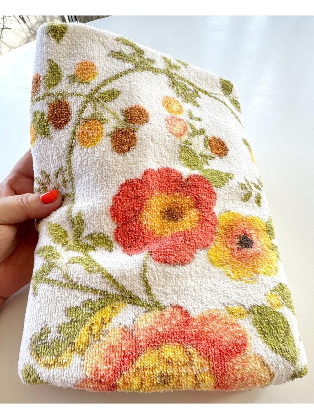 Vintage 70s bath towel, orange, pink, green flowers, fringed, velours terrycloth